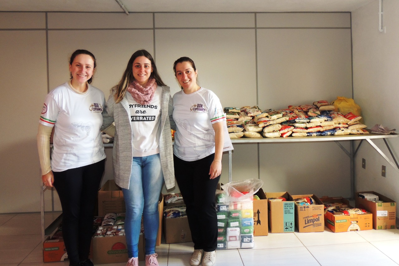 SOCIALIZAÇÃO: Boa Esperança promoveu filme sobre colonização e arrecadou doações de alimentos