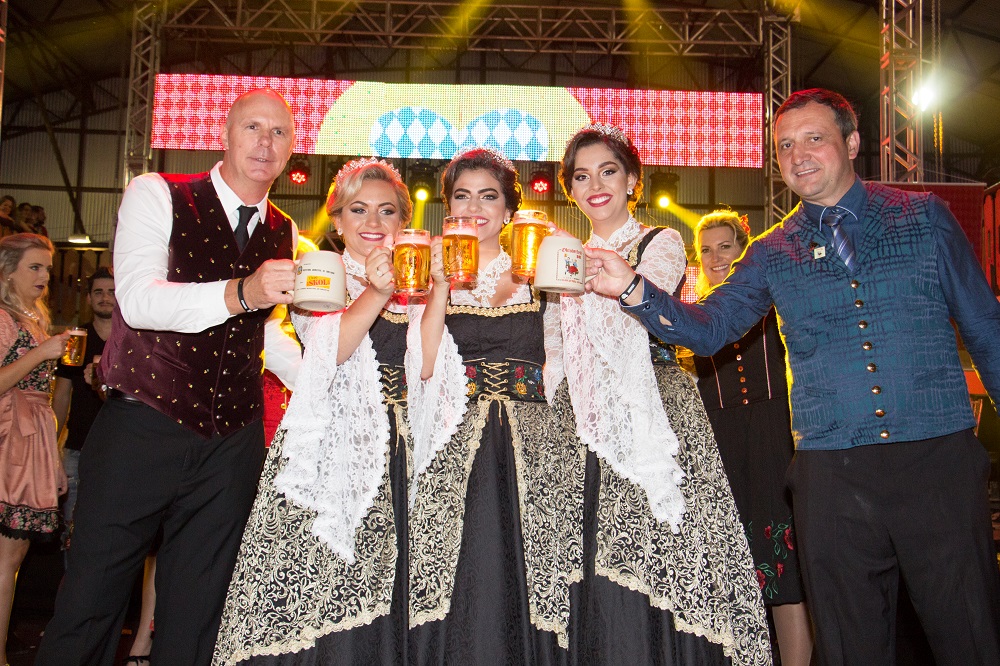 Grande público marca abertura da 30ª Oktoberfest de Igrejinha