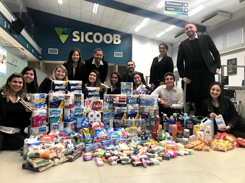 SOCIALIZAÇÃO: pedágio do Sicoob Ecocredi enche carrinhos de cooperação e solidariedade