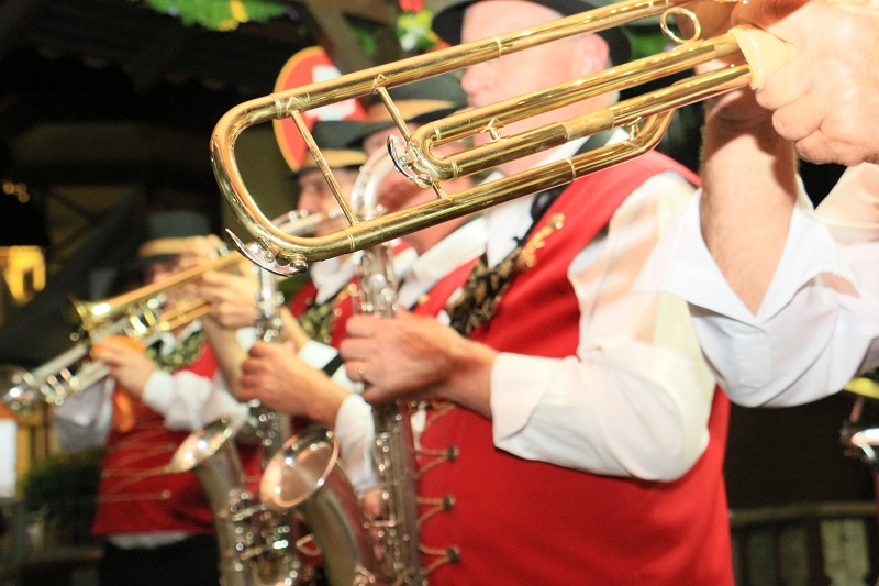 Porto Alegre tem preview da Oktoberfest de Igrejinha neste domingo (30) no Chalé da Praça XV