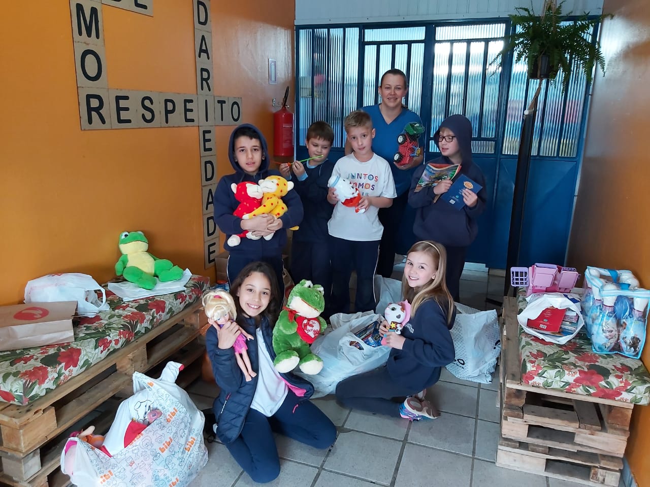 SOCIALIZAÇÃO: EFLUR realiza Ação Social no Instituto Santíssima Trindade