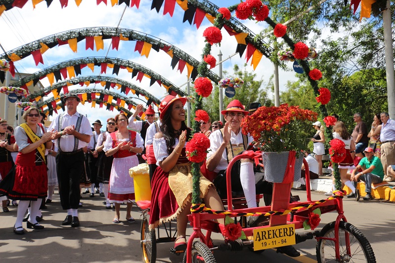 Feriado combina com Oktoberfest de Igrejinha