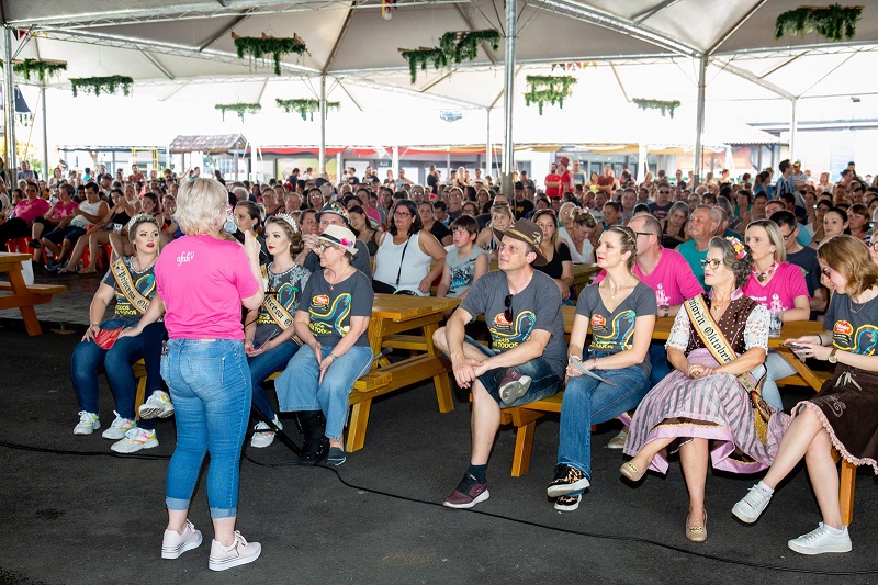 Parque recebeu voluntários no último sábado (12) para entrega dos kits de trabalho