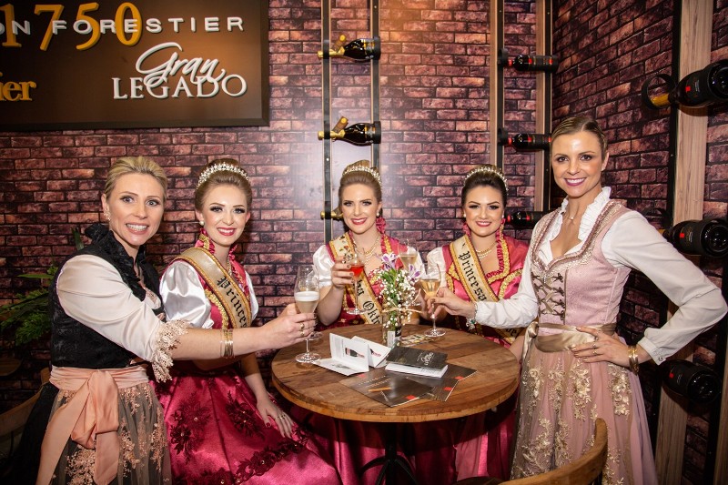 Expoagas recebe comitiva da Oktoberfest de Igrejinha