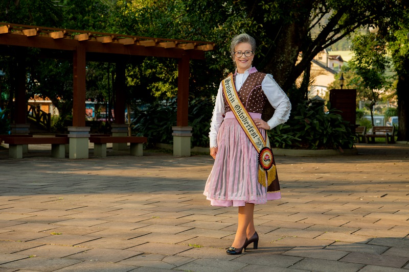 Seniorin tem seu traje oficial apresentado