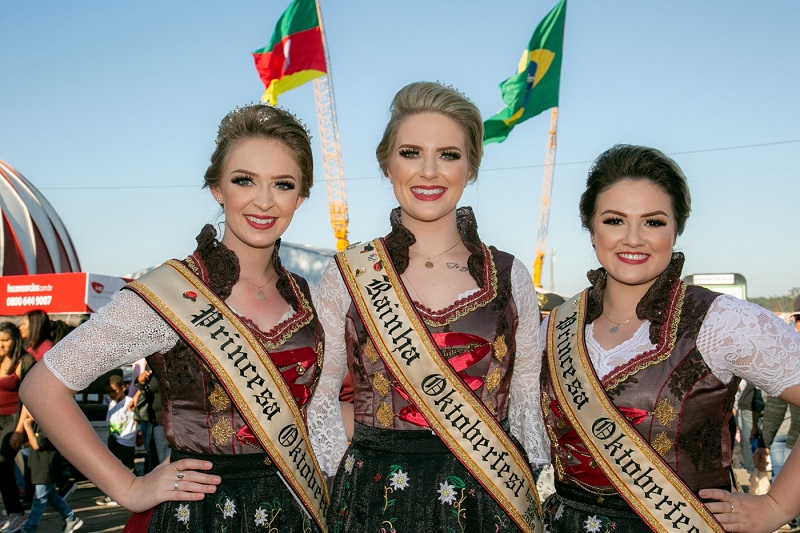 Oktober de Igrejinha anima Expointer em dia de  visitação recorde de público