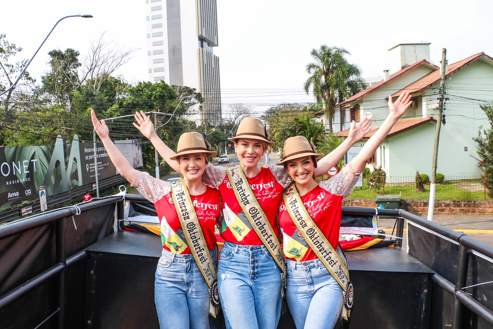 Novo Hamburgo e Sapiranga recebem Carro do Chopp da 35ª Oktoberfest de Igrejinha neste sábado (14)