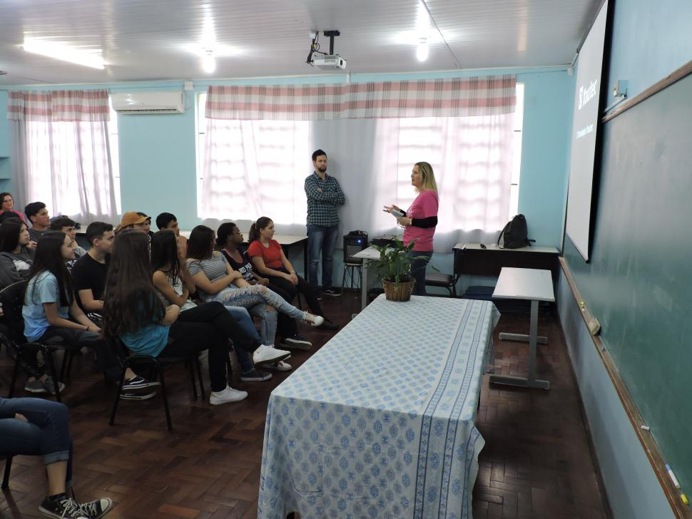 SOCIALIZAÇÃO: AFAH realiza momento com adolescentes da Escola Berthalina