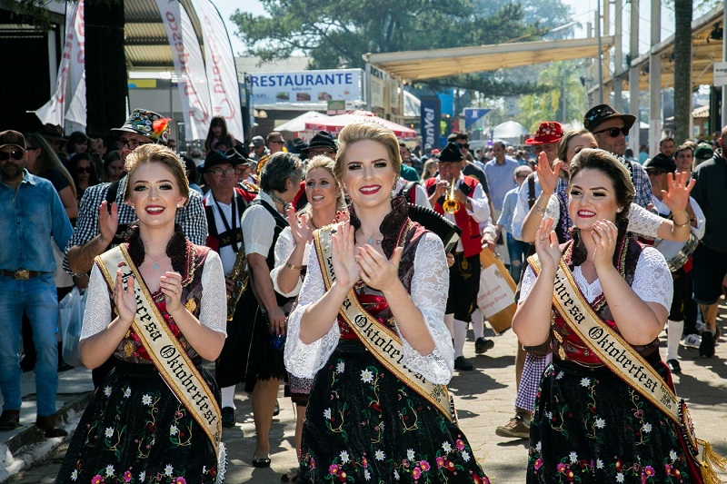 Oktober de Igrejinha anima Expointer em dia de  visitação recorde de público