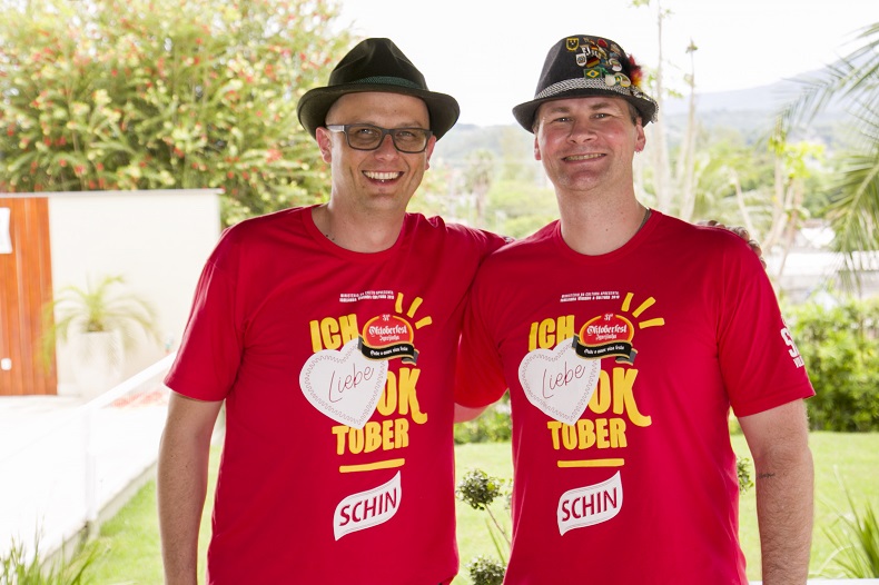 Ezequiel Stein e Tiago Petry estarão à frente  da 32ª Oktoberfest de Igrejinha